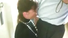 Eine alte Frau, sexb ...
