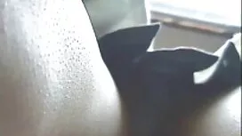 Junge Tochter handjo ...
