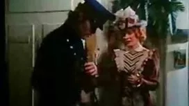 Ein Mann isst ein Mä ...